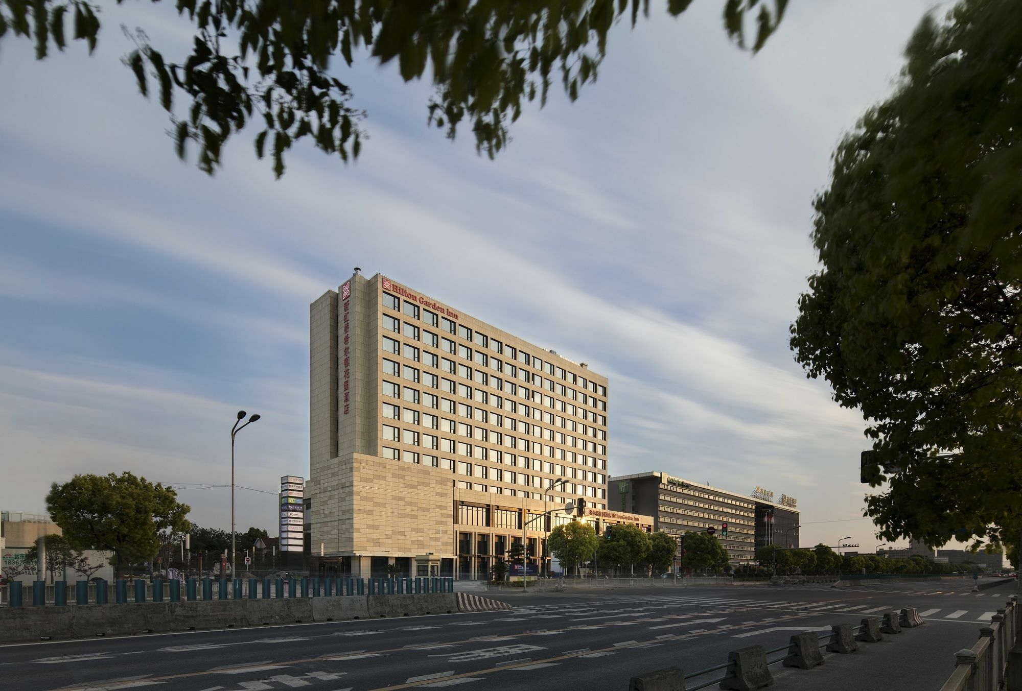 Hilton Garden Inn Shanghai Hongqiao Necc Exterior photo